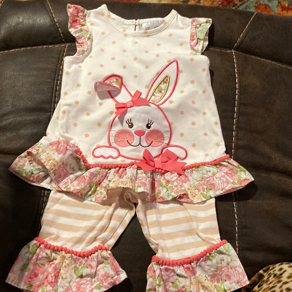 Rare edition, from Belk, 18M beautiful rabbit With floral ruffles